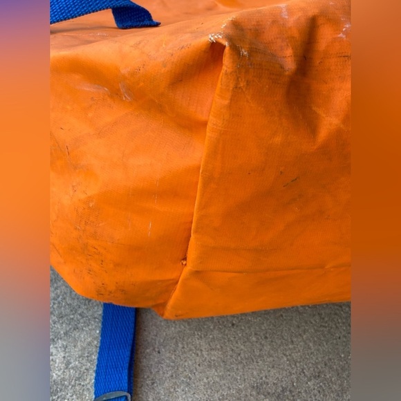 Eddie Bauer Waterproof X-Large Dry Bag Shoulder Straps Boating Kayak Sail - Picture 11 of 15